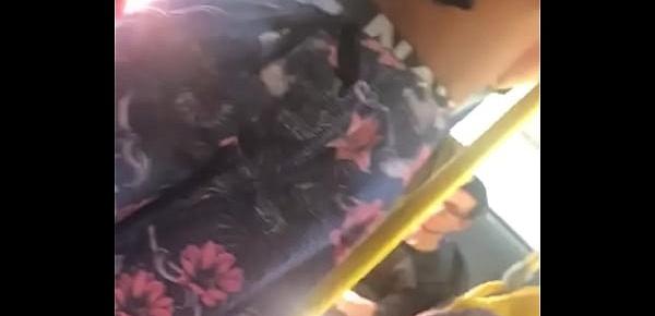  Flagra Novinho pretinho da mala enorme no ônibus Rio de Janeiro